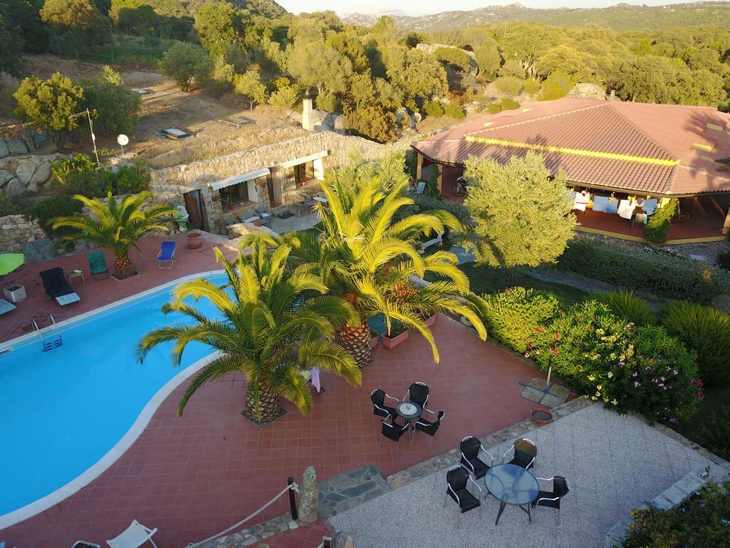 Residence Villa Smeralda Telti Kültér fotó