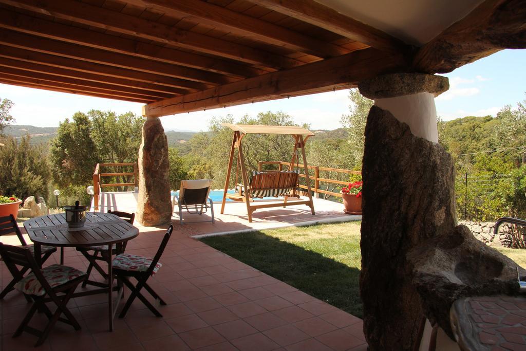 Residence Villa Smeralda Telti Szoba fotó