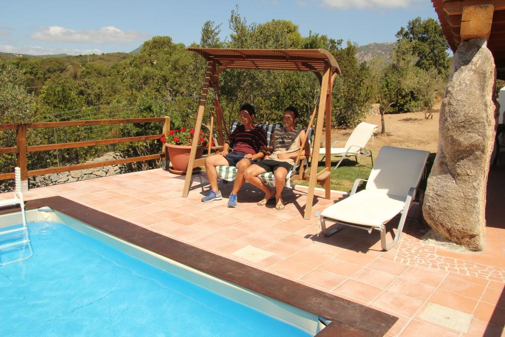 Residence Villa Smeralda Telti Szoba fotó