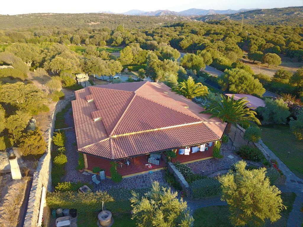 Residence Villa Smeralda Telti Kültér fotó