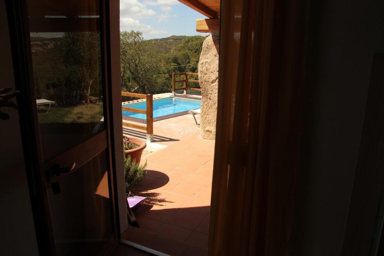 Residence Villa Smeralda Telti Kültér fotó