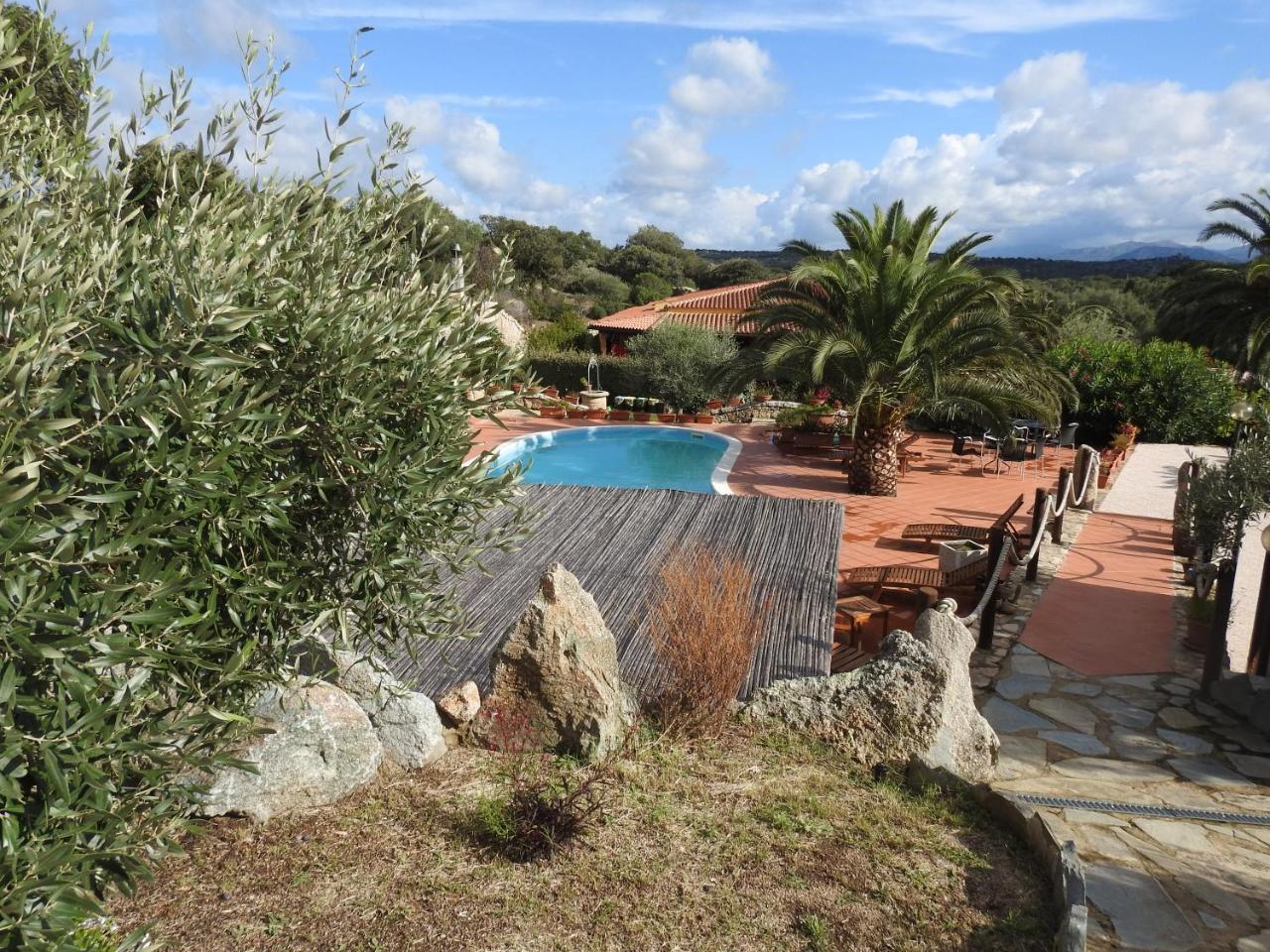 Residence Villa Smeralda Telti Kültér fotó
